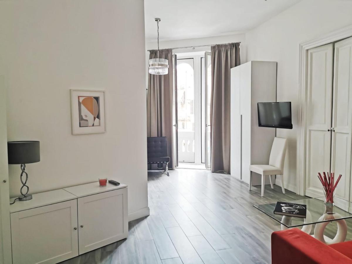 Duomo Platinum Apartments Naples Room photo