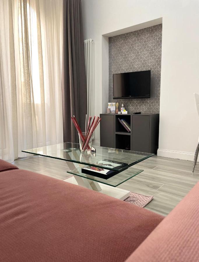 Duomo Platinum Apartments Naples Room photo