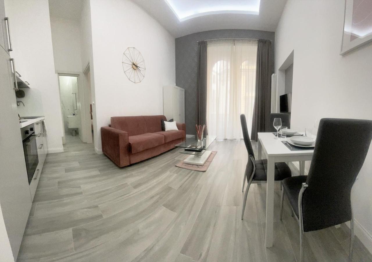 Duomo Platinum Apartments Naples Room photo