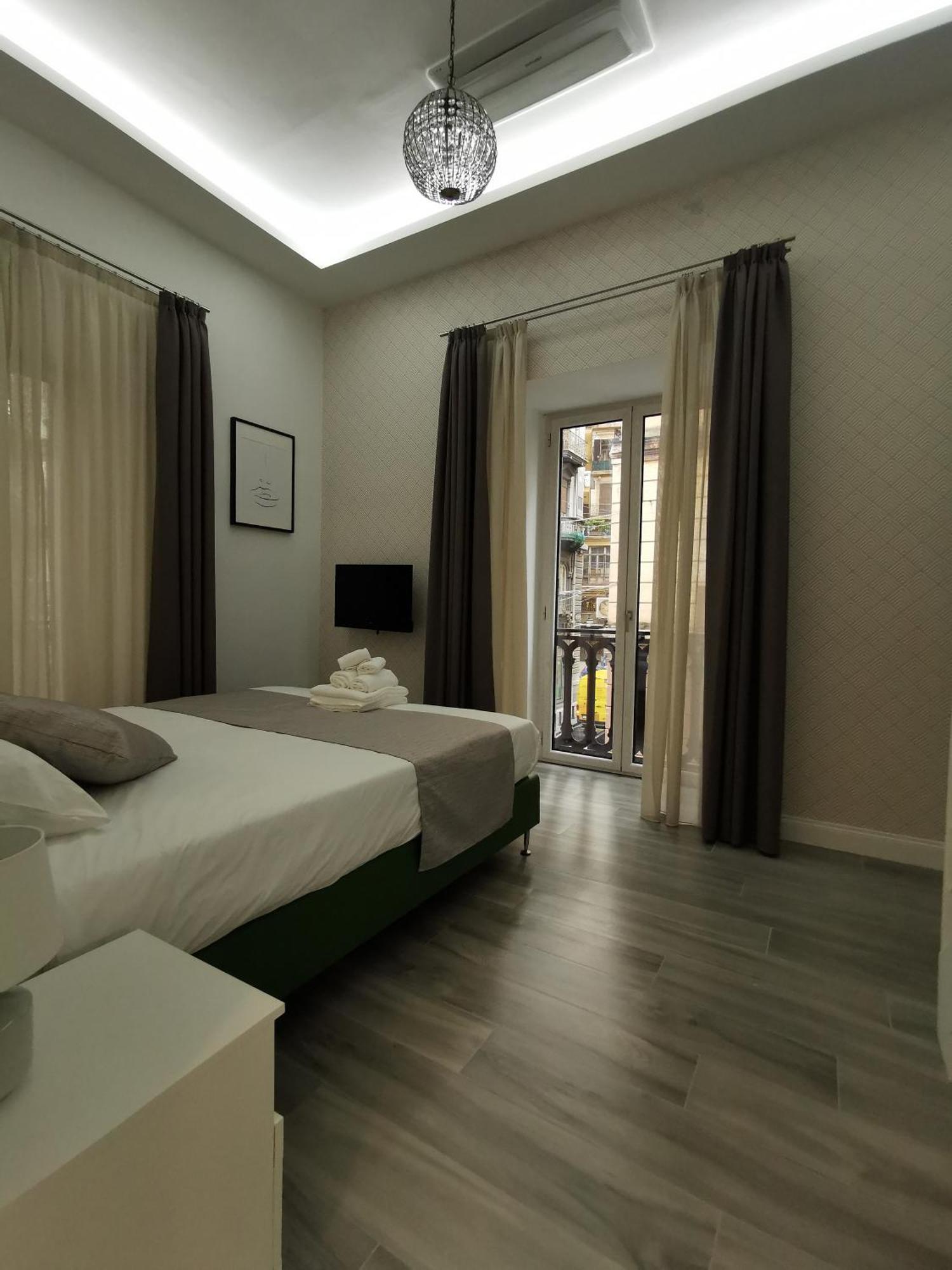 Duomo Platinum Apartments Naples Room photo