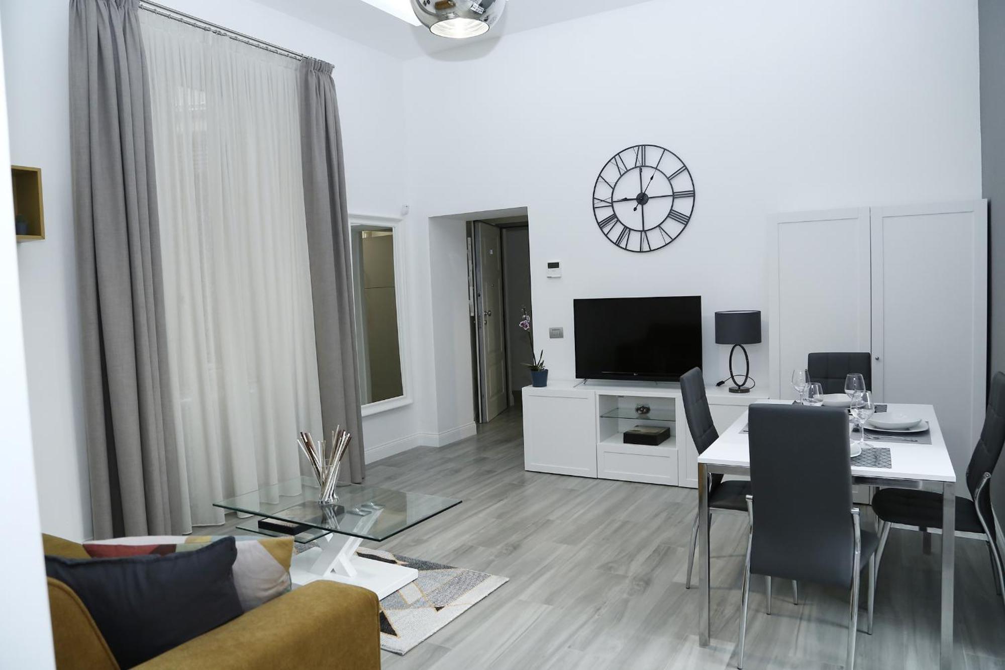 Duomo Platinum Apartments Naples Room photo