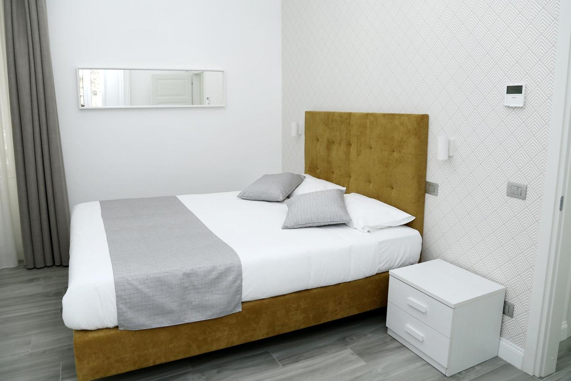 Duomo Platinum Apartments Naples Room photo